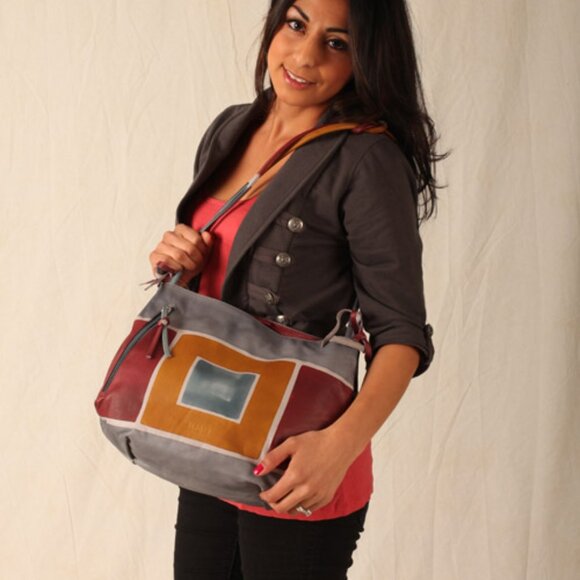 Astore Italian leather Hobo/Shoulder Bag - Picture 3 of 3